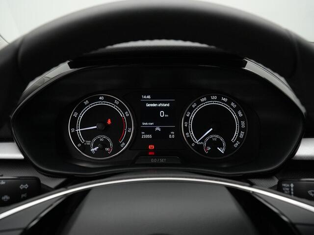 Skoda FABIA Ambition 1.0 MPI 80 pk | LED koplampen | Parkeersensoren achter | Navigatie via Apple Carplay / Android Auto | Cruise Control | DAB