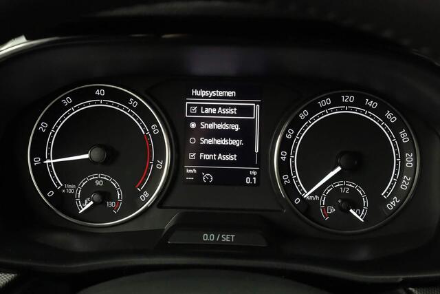 Skoda FABIA Ambition 1.0 MPI | LED koplampen | Parkeersensoren achter | Navigatie via Apple Carplay / Android Auto | Cruise Control Adaptief | Airconditioning
