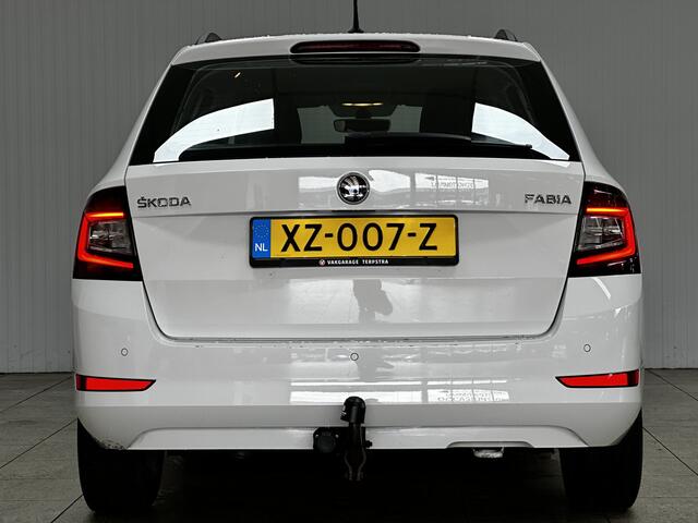 Skoda FABIA Combi 1.0 TSI Clever/ LED Dagrijverl./ Trekhaak/ 15''LMV/ DAB+/ Apple+Android/ Clima/ Navi/ Cruise/ Bluetooth/ Multi.LEDER.Stuur/ Elek.Pakket/ Isofix/ PDC Achter.