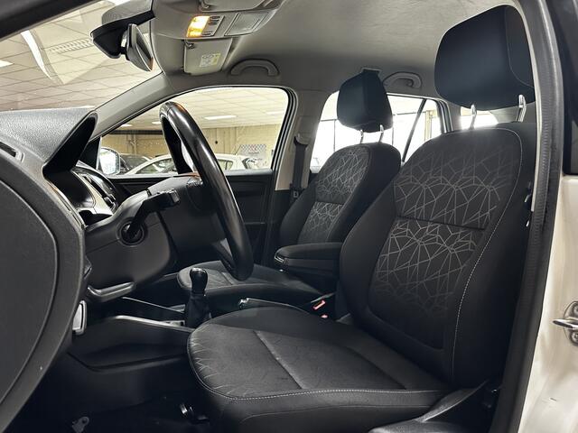 Skoda FABIA Combi 1.0 TSI Clever/ LED Dagrijverl./ Trekhaak/ 15''LMV/ DAB+/ Apple+Android/ Clima/ Navi/ Cruise/ Bluetooth/ Multi.LEDER.Stuur/ Elek.Pakket/ Isofix/ PDC Achter.