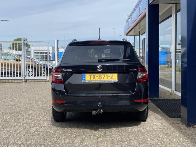 Skoda FABIA Combi 1.0 Clever / NL-Auto / 90.000 KM / Apple-Carplay & Android-Auto / Cruise-Control / Trekhaak / DAB radio-Bluetooth / Navi / Armsteun-Voor / Elektr.-Ramen Voor / PDC-Achter / 15'' LMV / All-Season / ENZ.