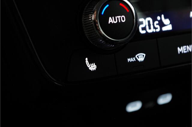 Skoda FABIA 1.0 TSI Selection 96pk > Camera/cruise/stoelverwarming/sfeerverlichting... | 8542 |