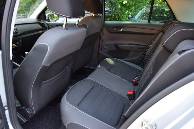 Skoda FABIA 1.0 TSI 96PK Ambition | Org. NL | BOVAG Garantie | Cruise & Climate Control | Parkeersensoren | 15'' Velgen | Apple Carplay/ Android Auto | LED Dagrijverlichting |