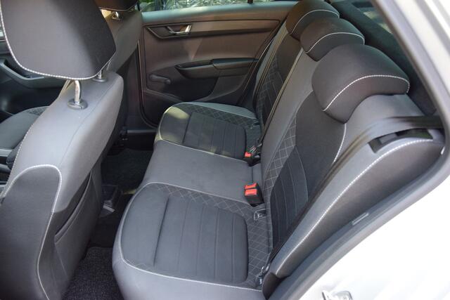 Skoda FABIA 1.0 TSI 96PK Ambition | Org. NL | BOVAG Garantie | Cruise & Climate Control | Parkeersensoren | 15'' Velgen | Apple Carplay/ Android Auto | LED Dagrijverlichting |