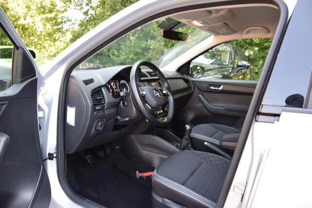 Skoda FABIA 1.0 TSI 96PK Ambition | Org. NL | BOVAG Garantie | Cruise & Climate Control | Parkeersensoren | 15'' Velgen | Apple Carplay/ Android Auto | LED Dagrijverlichting |