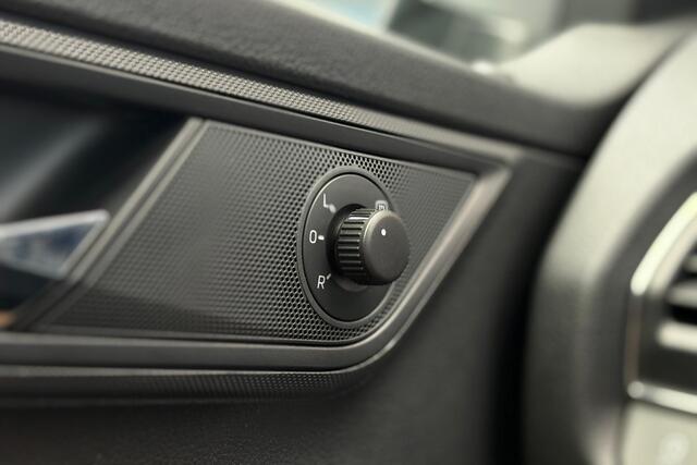 Skoda FABIA Combi 1.0 TSI Drive 96pk - Trekhaak - Navi - Cruise - Auto Clima - Bluetooth - Rijklaar