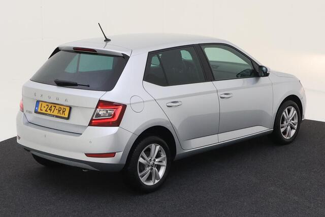 Skoda FABIA 1.0 TSI Ambition / PARK. SENSOREN/ SMARTLINK/ CLIMA/ 15" LMV