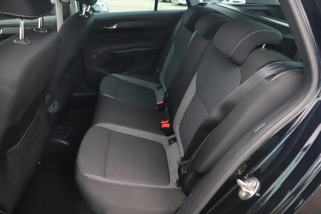 Skoda FABIA Combi 1.0 TSI Business Edition 95PK Trekhaak 16 inch LMV Carplay Android Bluetooth Stoelverwarming Privacy Glass Parkeersensor Cruise Control