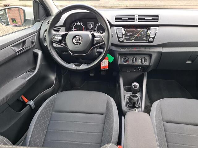 Skoda FABIA Combi 1.0 TSI 95PK Ambition / Parkeersensoren Achter / Navigatie / App-Connect