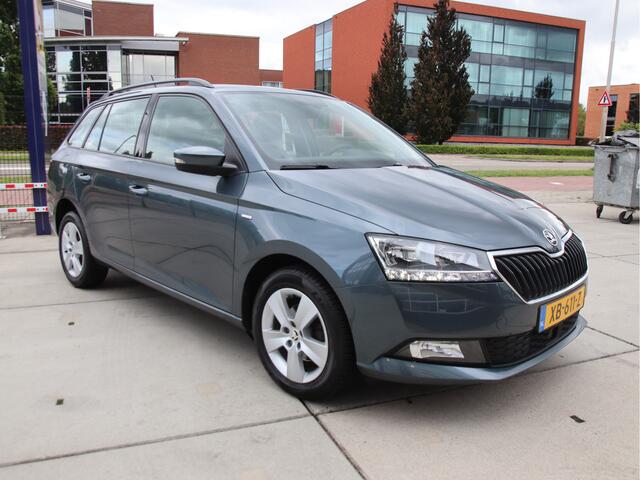Skoda FABIA Combi 1.0 Clever Carplay, Stoelverwarming, Licht-zicht & Plus pack Zomer aanbieding!