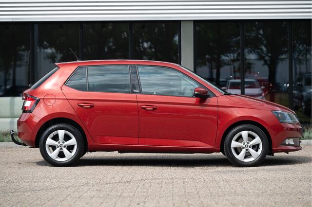 Skoda FABIA 1.0 JOY | Airco | Cruise | Trekhaak | Licht-regensensor | 15 inch lmv