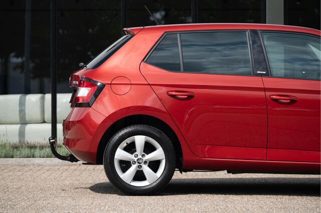 Skoda FABIA 1.0 JOY | Airco | Cruise | Trekhaak | Licht-regensensor | 15 inch lmv