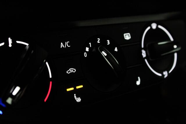 Skoda FABIA 1.0 TSI Monte Carlo > Zwart dak/Stoelverwarming/DSG/Apple Carplay/Android Auto
