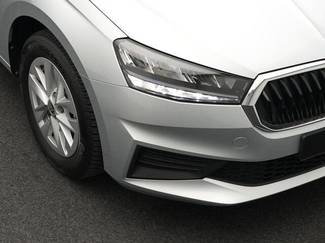 Skoda FABIA 1.0 TSI 95 pk Business Edition | LED | Parkeersensoren achter | Cruise control | Climatronic | Carplay | DAB | 15 inch