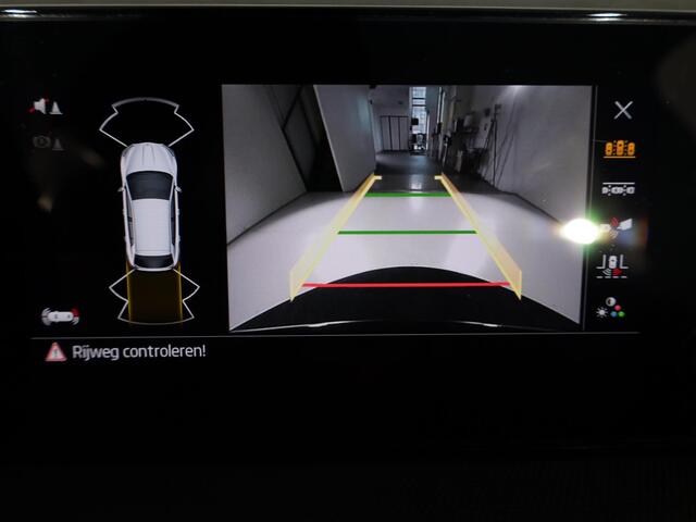 Skoda FABIA 1.0 TSI Monte Carlo 95 pk | Verlengde garantie | Navigatie via App | Parkeersensoren | Achteruitrijcamera | Stoelverwarming |