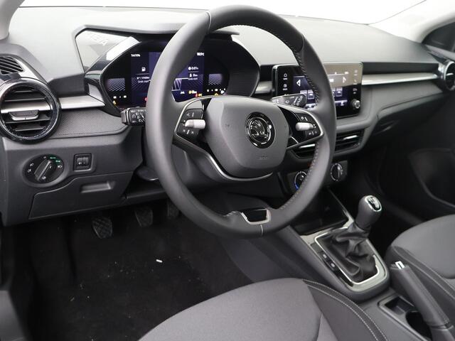 Skoda FABIA Selection 1.0 TSI 95 pk 17" All-season | Apple CarPlay / Android Auto | Parkeersensoren | Cruise control | Getint glas |