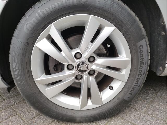 Skoda FABIA Combi 1.0 TSI Style Parkeersensoren V+A - Climatronic - Navigatie - LMV - NL auto