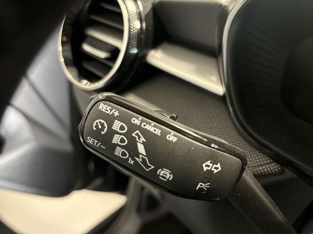 Skoda FABIA 1.0 TSI 115pk DSG Selection · Apple/Android Car Play · P-Sensoren · Airco · Getint Glas · 15'' Inch · Garantie t/m 21-10-2028 of 100.000km