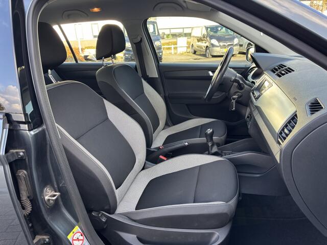 Skoda FABIA 1.0 TSI Ambition Cruise Trekhaak Bluetooth Parkeersensoren !!