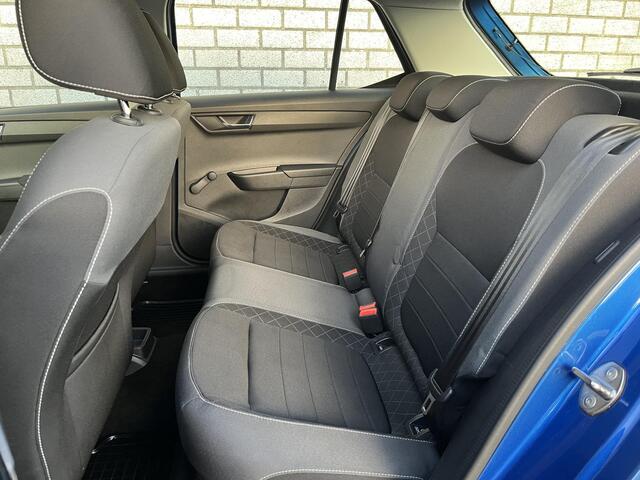 Skoda FABIA 1.0 TSI Ambition | Stoelverwarming | Parkeersensoren | Airco | DAB+ |