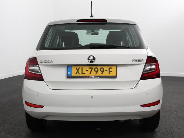 Skoda FABIA 1.0 TSI Clever Airco | Cruise control | Navigatie | Lichtmetalen velgen | Apple Carplay/ Android Auto | Radio