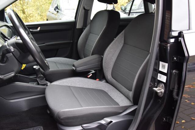 Skoda FABIA Combi 1.0 TSI 96PK Business Edition | Org. NL | BOVAG Garantie | Trekhaak | Navigatie | 16'' Velgen | All Season Banden | PDC Achter | Cruise Control | Apple Carplay/Android Auto |