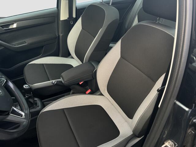 Skoda FABIA 1.2 TSI Ambition Businessline Pro | Pano | Parkeersensoren | Navi |