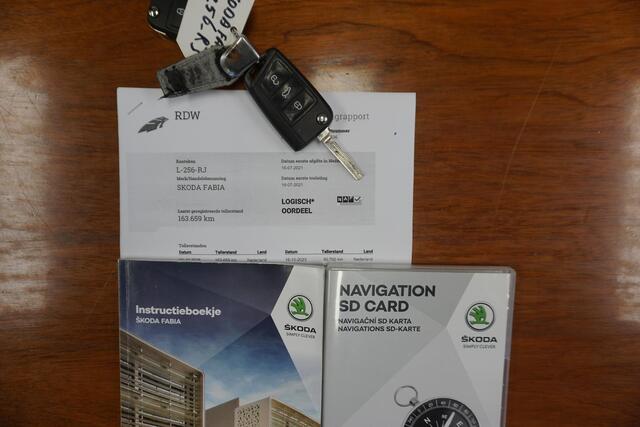 Skoda FABIA Combi 1.0 TSI 95PK Ambition/Navigatie/Cruise/CarPlay/ Parkeersensoren.