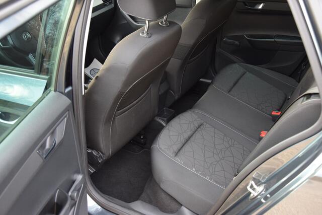 Skoda FABIA Combi 1.0 TSI Clever | Org. NL | BOVAG Garantie | Apple Carplay/Android Auto | Cruise&Climate Control | 15'' Velgen Met All Season Banden | Stoelverwarming | PDC Achter |