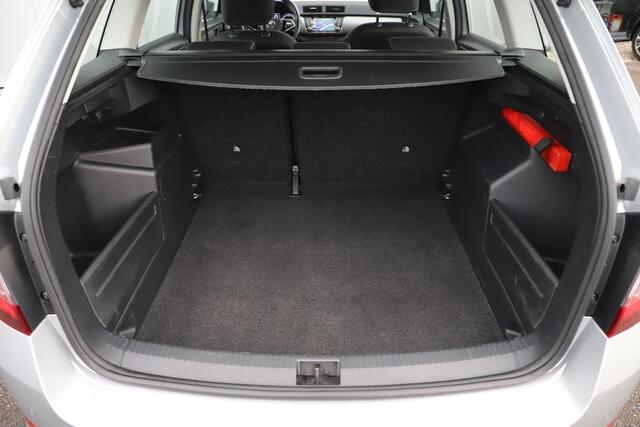 Skoda FABIA Combi 1.0 TSI Business Edition 95PK 16 inch LMV Navigatie Carplay LED Cruise Control