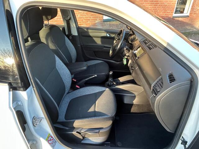 Skoda FABIA 1.0 TSI BUS. EDITION AIRCO,LMV,PDC,TREKHAAK NAVI