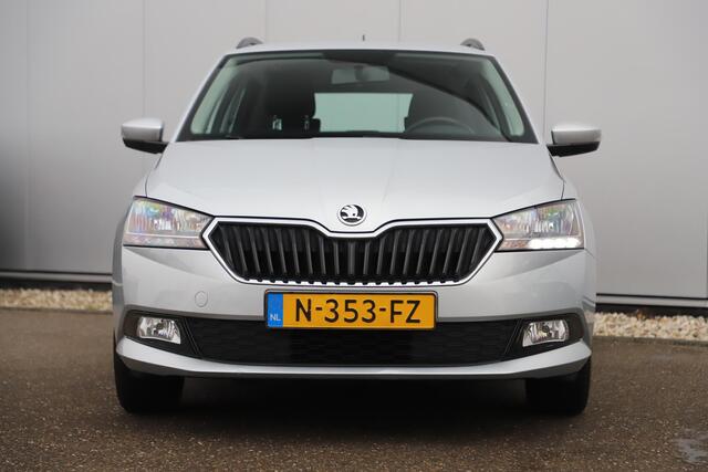 Skoda FABIA Combi 1.0 TSI Ambition 95PK Trekhaak Navigatie Carplay Android Airco Cruise Control Parkeersensor