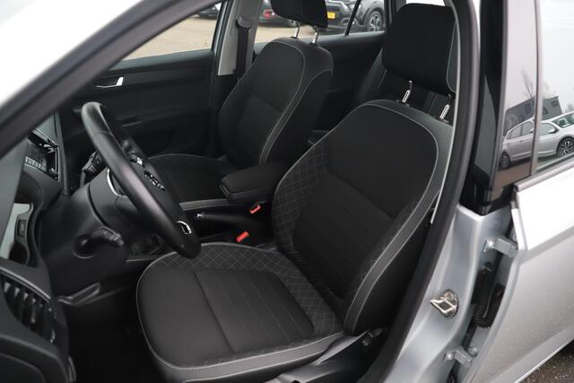 Skoda FABIA Combi 1.0 TSI Ambition 95PK Trekhaak Navigatie Carplay Android Airco Cruise Control Parkeersensor