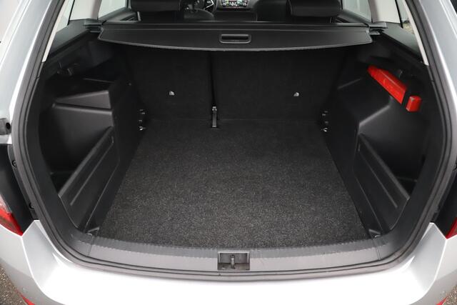 Skoda FABIA Combi 1.0 TSI Ambition 95PK Trekhaak Navigatie Carplay Android Airco Cruise Control Parkeersensor