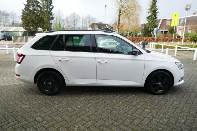Skoda FABIA 1.0 TSI SPORT BUSINESS AIRCO/APPLE CARPLAY ANDROID AUTO/NL AUTO