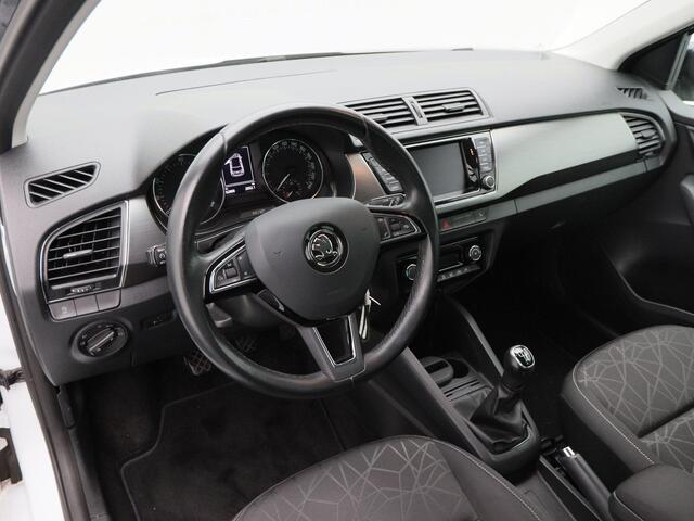 Skoda FABIA 1.0 TSi Clever | Cruise Control | Climate Control | Stoelverwarming | Bluetooth | Navigatie | Trekhaak | Parkeersensoren | 16 Inch | 62.800 Km!!