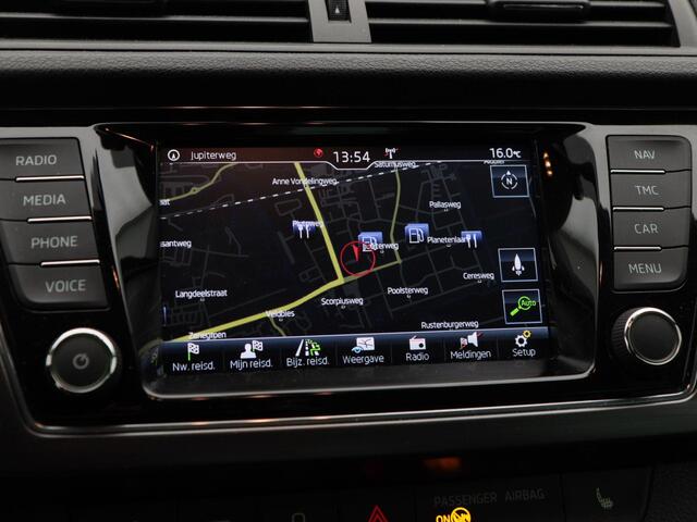 Skoda FABIA 1.0 TSi Clever | Cruise Control | Climate Control | Stoelverwarming | Bluetooth | Navigatie | Trekhaak | Parkeersensoren | 16 Inch | 62.800 Km!!