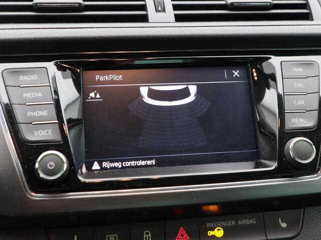 Skoda FABIA 1.0 TSi Clever | Cruise Control | Climate Control | Stoelverwarming | Bluetooth | Navigatie | Trekhaak | Parkeersensoren | 16 Inch | 62.800 Km!!