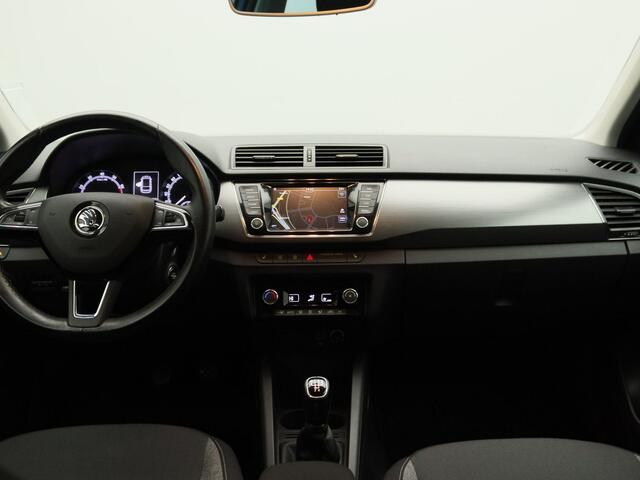 Skoda FABIA Combi 1.0 TSI Business Edition | Climate Control | Cruise Control | Apple carplay & Android auto | Parkeersensoren voor + achter | Trekhaak | Zomer + Winterbanden set |