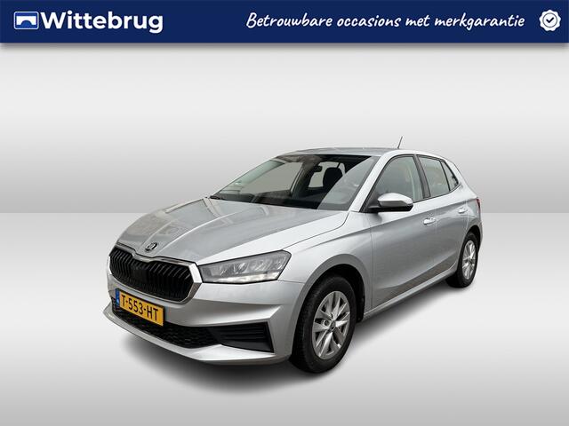 Skoda FABIA 1.0 TSI Ambition / AUTOMAAT/ GARANTIE TM 07-2027/ SMARTLINK/ PARKEER SENSOREN/ CRUISE CONTROL/ AIRCO/ DAB/ START-STOP SYSTEEM/ LANE-ASSIST/ ISOFIX/ 15'' LMV