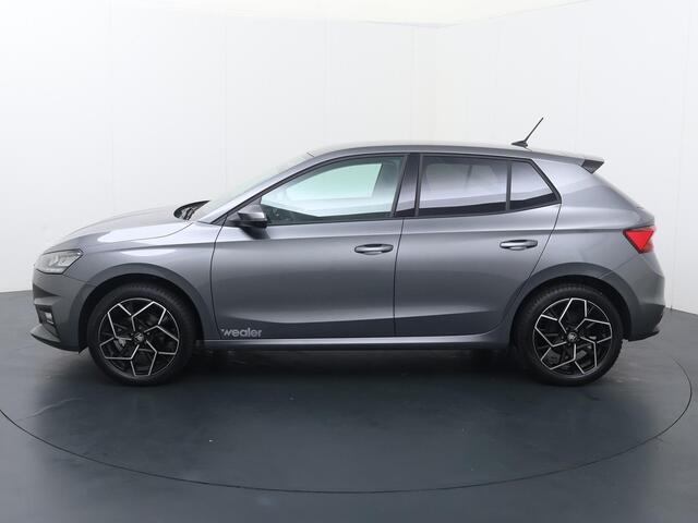 Skoda FABIA Selection 1.0 TSI 95 pk | 17" All-season | Apple CarPlay / Android Auto | Parkeersensoren | Cruise control | Getint glas |