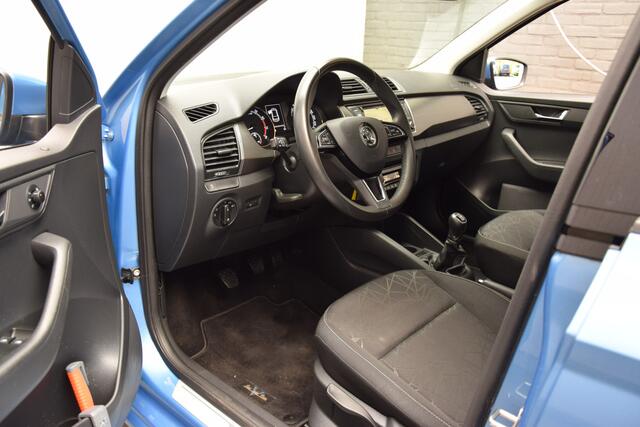 Skoda FABIA 1.0 Clever | Org. NL | BOVAG Garantie | Navigatie | Cruise&Climate Control | Parkeersensoren Achter | Apple Carplay/Android Auto | LED Dagrijverlichting |