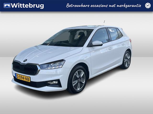 Skoda FABIA 1.0 TSI Ambition / Navigatie / Carplay / Parkeersensoren / Slechts 1838km!