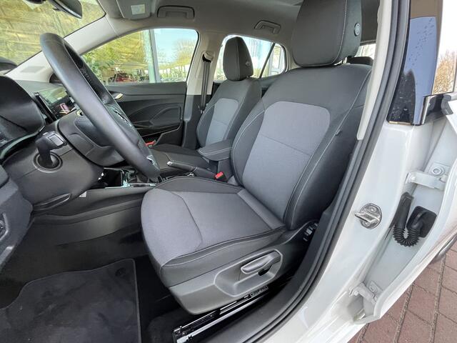 Skoda FABIA 1.0 TSI Ambition / Navigatie / Carplay / Parkeersensoren / Slechts 1838km!