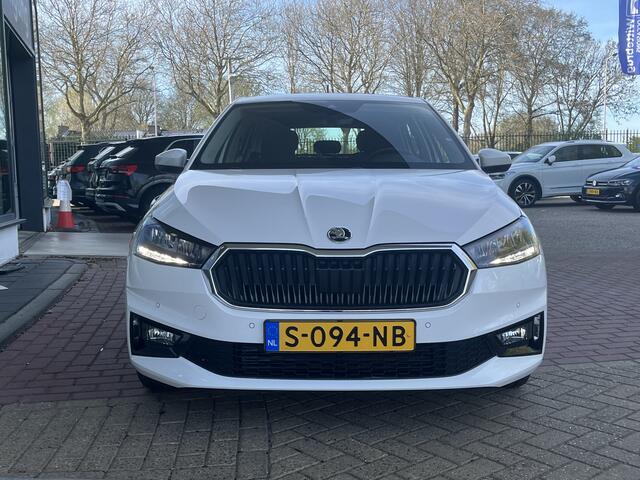 Skoda FABIA 1.0 TSI Ambition / Navigatie / Carplay / Parkeersensoren / Slechts 1838km!