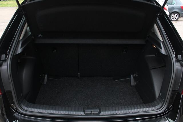 Skoda FABIA 1.0 TSI Carplay, Volledig digitaal, Achteruitrijcamera, NAVI, Stoelverwarming, CC, LED, Keyless, Parksens. V en A, 15" LMV