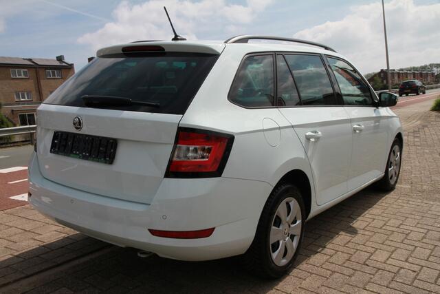 Skoda FABIA Combi 1.0 TSI Ambition NAVIGATIE | AIRCO | Apple CarPlay | Achteruitrijcamera |