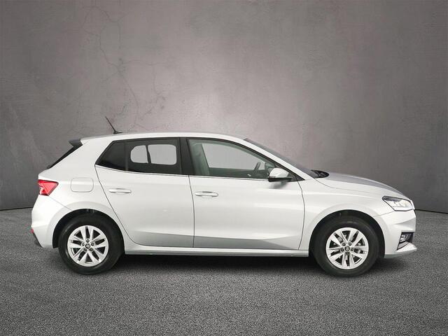 Skoda FABIA Business Edition 1.0 TSI 95pk Cruise control, Achteruitrijcamera, LED koplampen, Parkeersensoren, App connect, Airco, DAB, Radio, Bluetooth