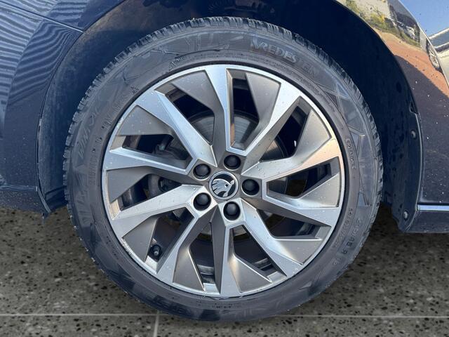 Skoda FABIA Combi 1.0 95pk TSI Business Edition Achteruitrijcamera | Parkeersensoren voor en achter | Cruise Control