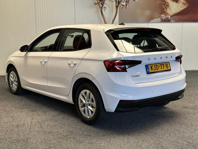 Skoda FABIA 1.0 TSI AMBITION CRUISE CONTROL AIRCO APPLE CARPLAY/ANDROID BLUETOOTH TELEFOON RIJSTROOKSENSOREN 15" LICHTMETALEN VELGEN PDC ZEER MOOI !!
